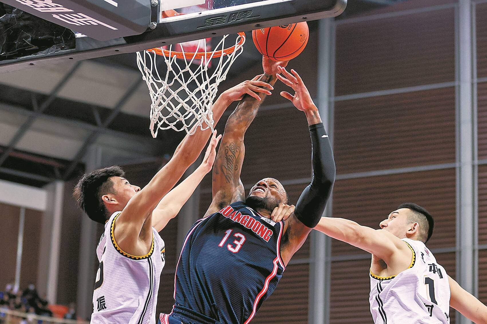 阿斯：罗德里戈将继续争取位置，若赛季末情况未变会与皇马谈（阿斯：罗德里戈将继续竞争主力，若季末无改观将与皇马沟通）