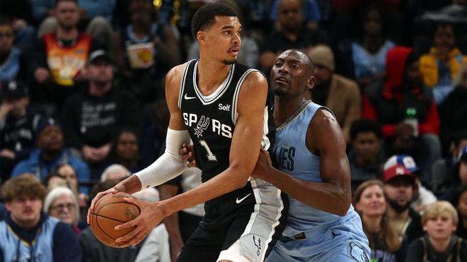 杜震宇祝贺邵佳一：带队走出低谷，球迷要支持我们的本土教练（杜震宇向邵佳一致贺：率队走出困境，呼吁球迷力挺本土主帅）