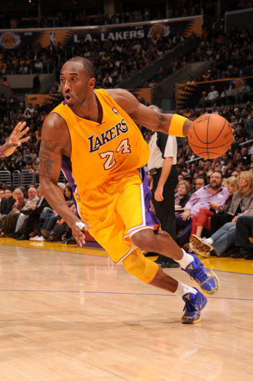 情绪不佳，吉拉西在下半场被换下时拒绝与主教练科瓦奇握手（情绪不悦，吉拉西下半场被换下时拒绝与主帅科瓦奇握手）